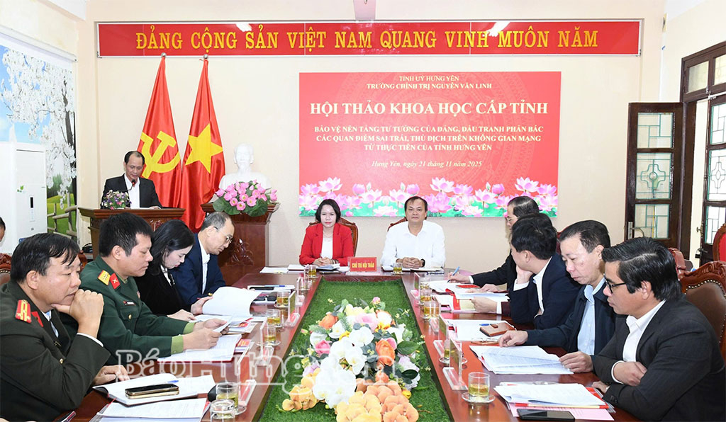 Tăng cường bảo vệ nền tảng tư tưởng của Đảng, đấu tranh phản bác các quan điểm sai trái, thù địch trên không gian mạng