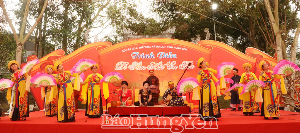 Hấp dẫn chương trình giao lưu các câu lạc bộ ca trù tỉnh Hưng Yên tại Lễ hội đền Trần