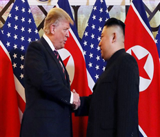 Chi tiết cuộc trò chuyện đầu tiên của Tổng thống Trump và Chủ tịch Kim tại Hà Nội