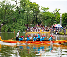 Thi bơi trải là một phần của lễ hội truyền thống tại Hưng Yên