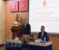 Chủ tịch nước Nguyễn Xuân Phúc thăm cộng đồng kiều bào tại Thái Lan
