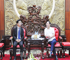 Chủ tịch UBND tỉnh Trần Quốc Văn làm việc với lãnh đạo Công ty TNHH khuôn đúc Tsukuba Việt Nam