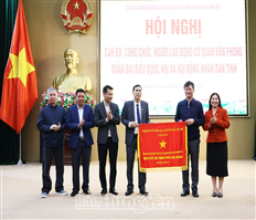 Dâng hương, dâng hoa tưởng nhớ Chủ tịch Hồ Chí Minh, Tổng Bí thư Nguyễn Văn Linh và tưởng niệm các anh hùng liệt sĩ