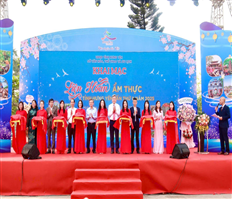 Sôi động tại Liên hoan ẩm thực tỉnh Hưng Yên lần thứ II năm 2025