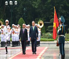 Thủ tướng Nguyễn Xuân Phúc hội đàm với Thủ tướng Hungary