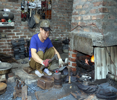 Nghề rèn thôn Vân Ngoại