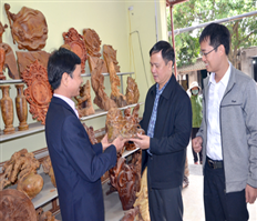 Thẩm định xét công nhận làng nghề mộc Vân Dương