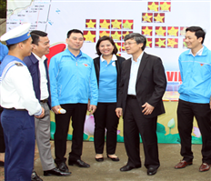 Triển lãm"Sức sống Trường Sa – Sắc màu tình nguyện" tại Hưng Yên